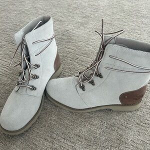 The North Face Gray and Brown Ankle Boots